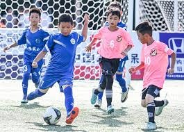 德州扑克 MTT：解析锦标赛中后期“Ante（前注）”对起手牌范围的剧烈扩张作用。（德州扑克 MTT：详解锦标赛中后期前注（Ante）如何显著扩张起手牌范围）