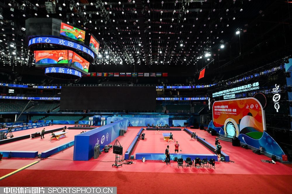 记者：李可并未参加申花赛前合练，明天能否首发存疑